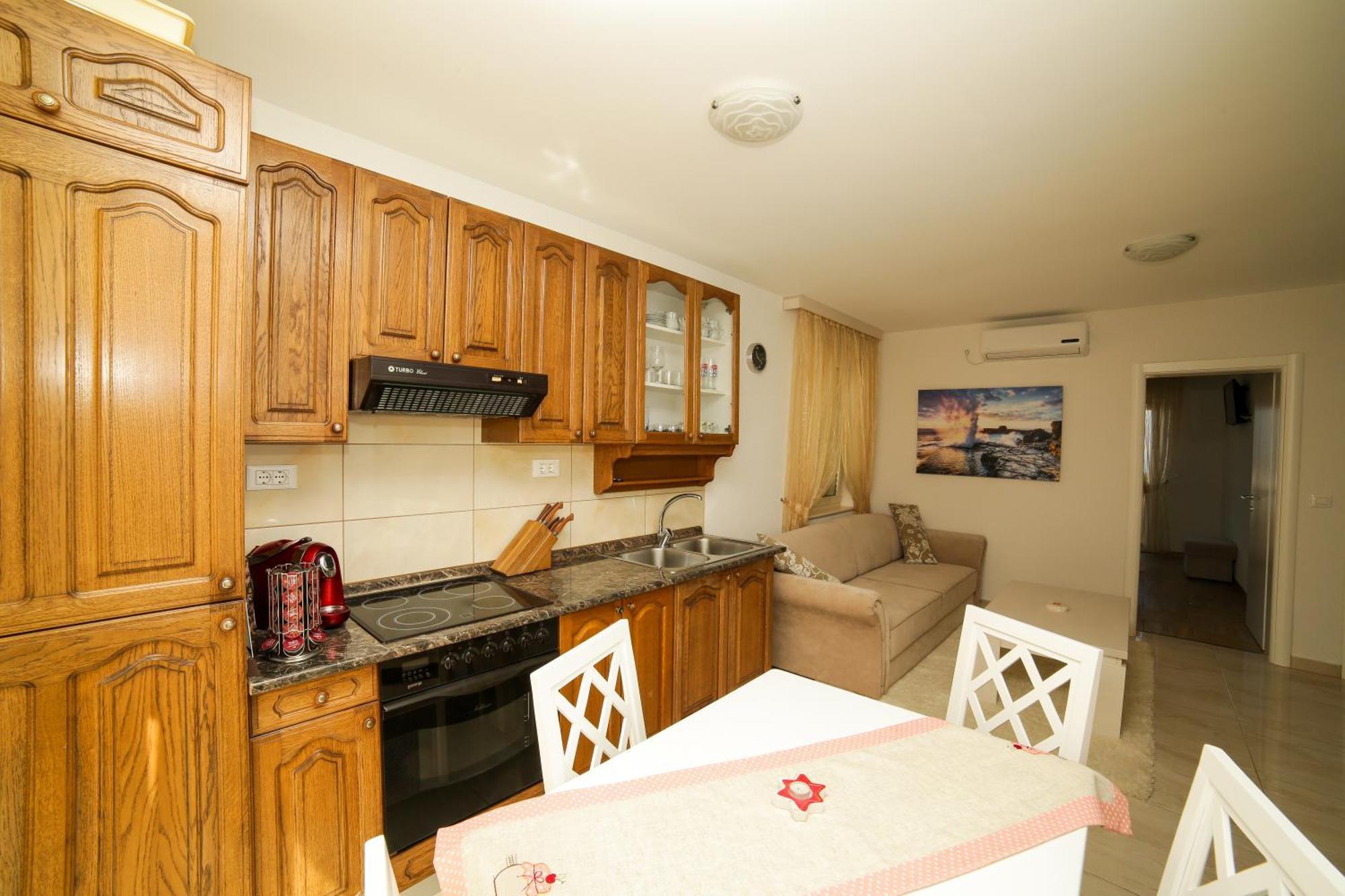 Apartments Manda Супетар Екстериор снимка