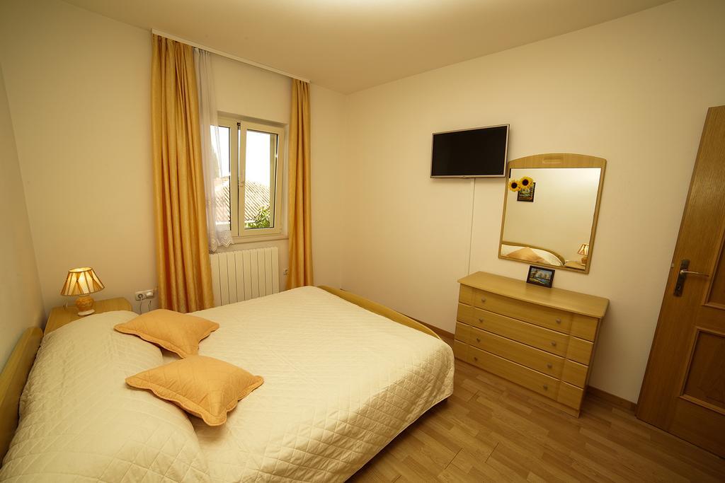 Apartments Manda Супетар Екстериор снимка