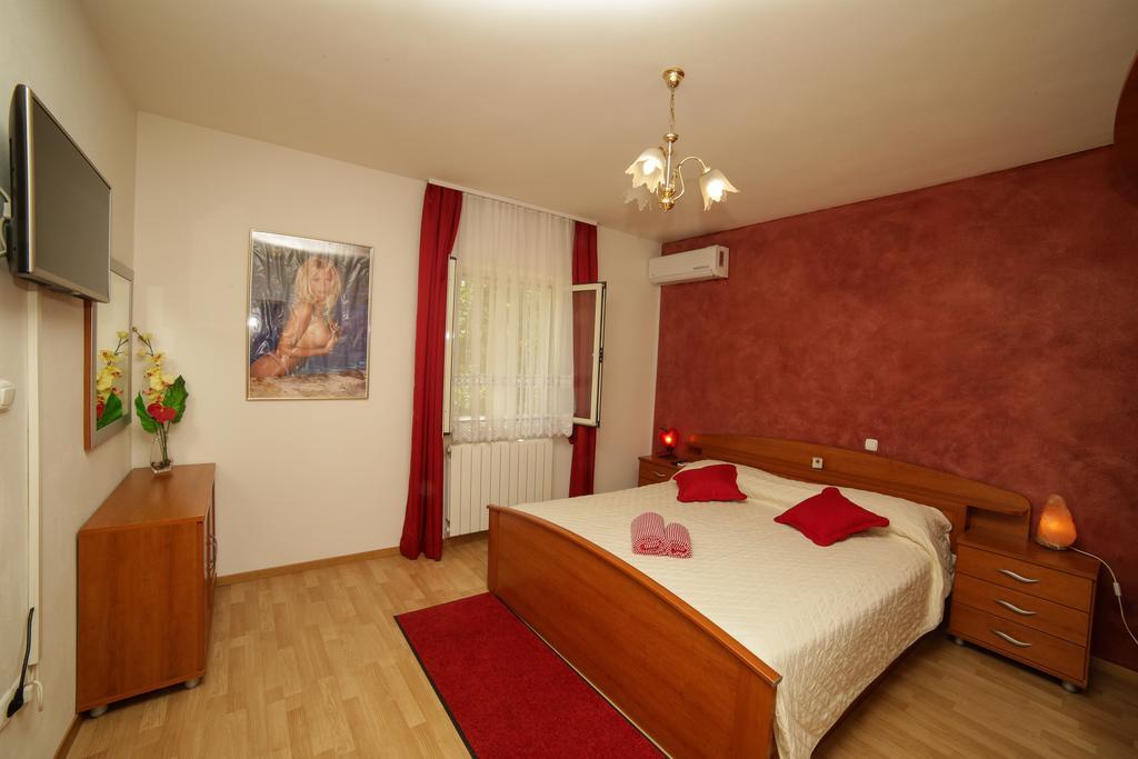 Apartments Manda Супетар Екстериор снимка